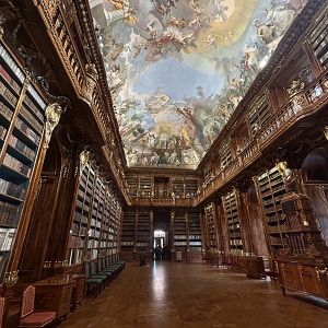 strahov-bibliothek-390EE84F8-6D1A-DF72-E5DA-5615BC3BD746.jpg